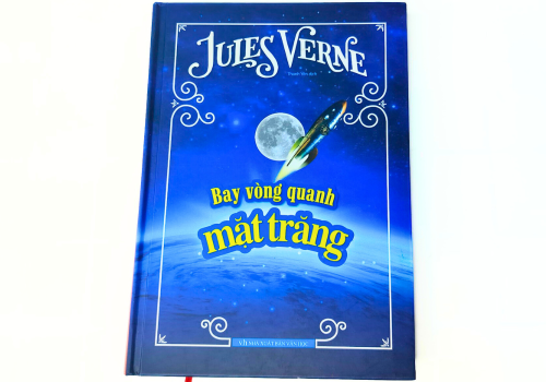 Bay Vòng Quanh Mặt Trăng