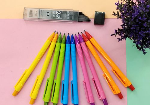 Bút chì bấm Lantu LT-841 ngòi chì to 2.0mm - màu giao ngẫu nhiên