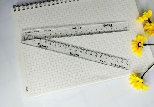Thước kẻ trắng 20 cm E904