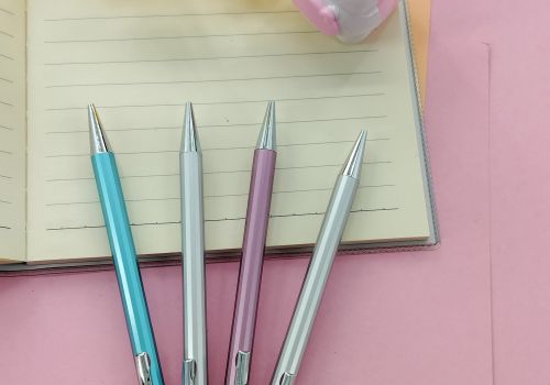 Bút chì kim Deli ngòi 0.5mm U999 - Vỏ kim loại sang trọng