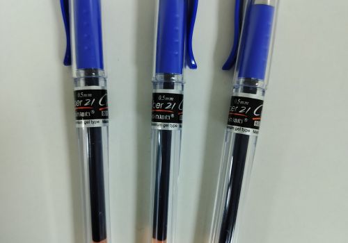 Bút nước đen G30